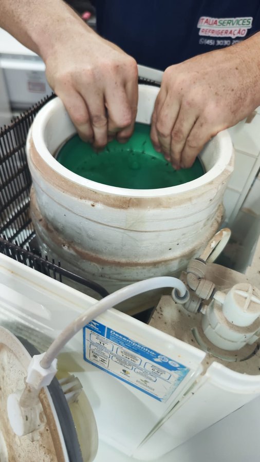 Bebedouro antigo sem manutenção